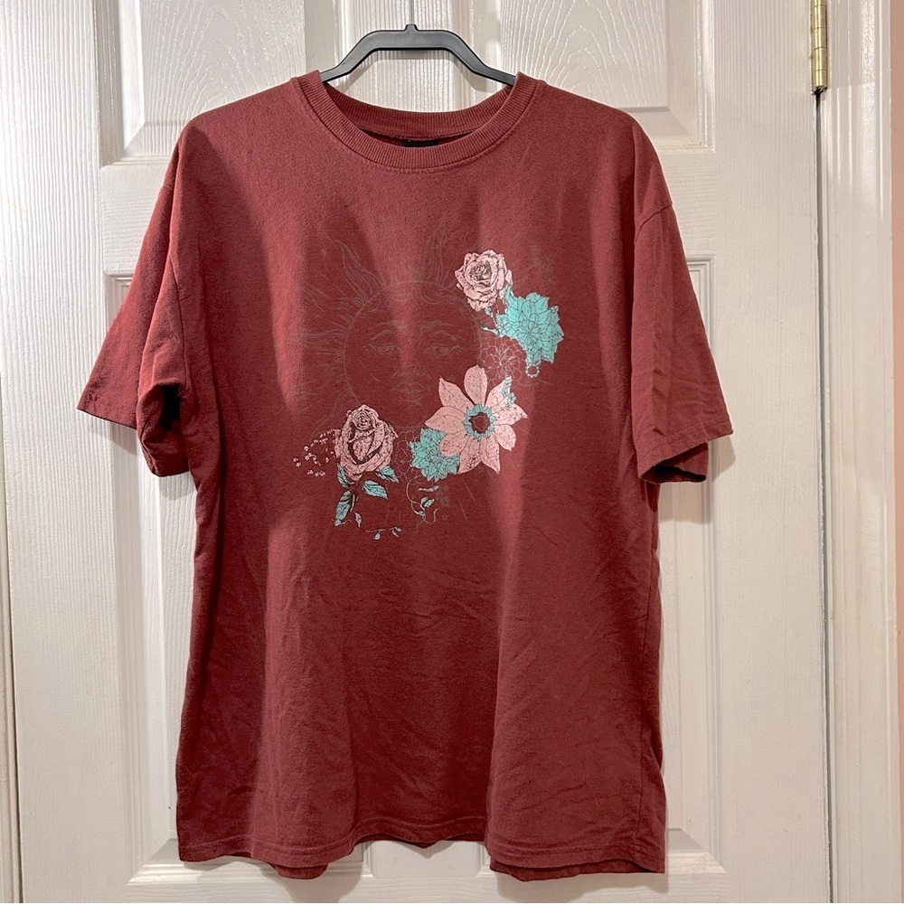 Modern Lux Tshirt Size L/XL Sun and Flowers